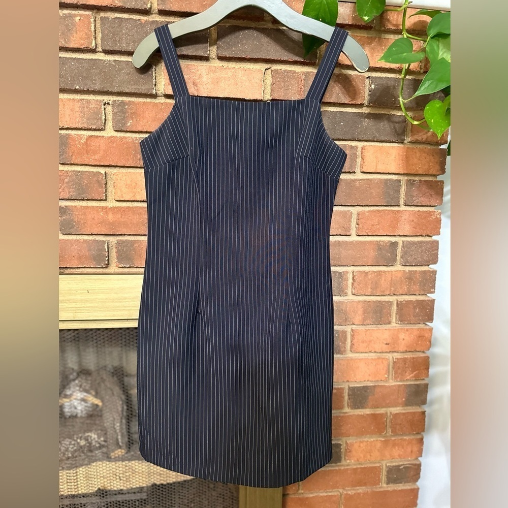 🛍️Jonathan Martin  sleeve less dress with excellent condition.
